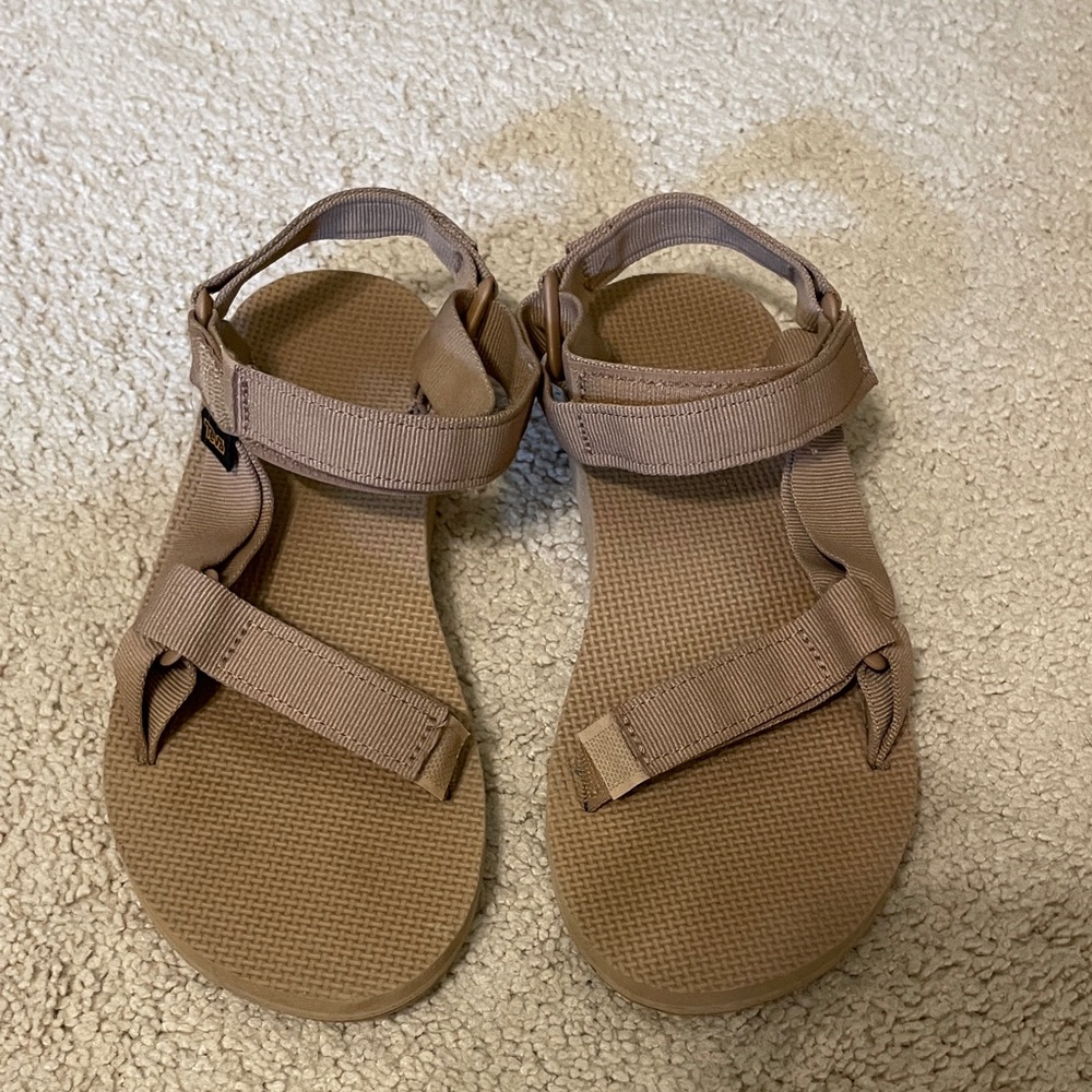 Tan Women’s Tevas size 9